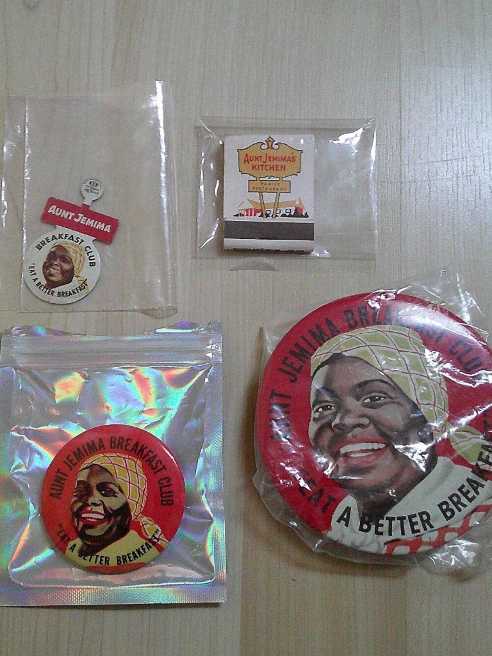 Lot of Aunt Jemima Breakfast Club Advertising Buttons, matchbook - Picture 3 of 16